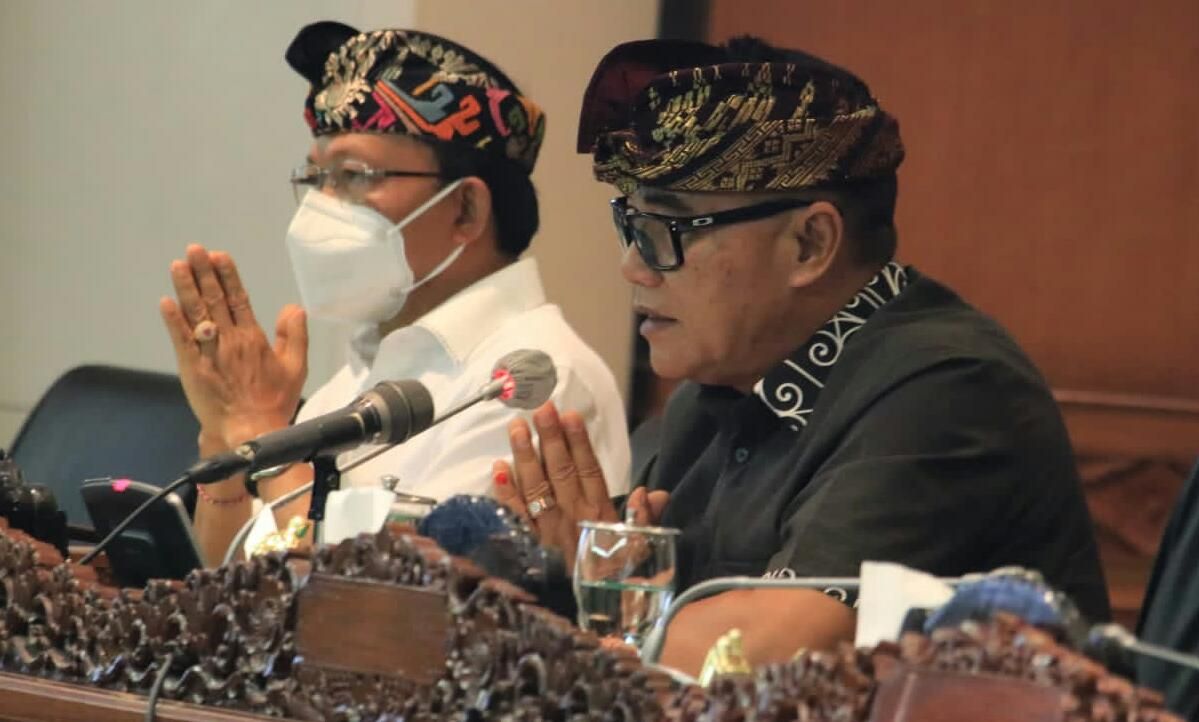 podiumnews.com-Penyampaian LKPJ Gubernur, DPRD Bali Berikan Apresiasi 